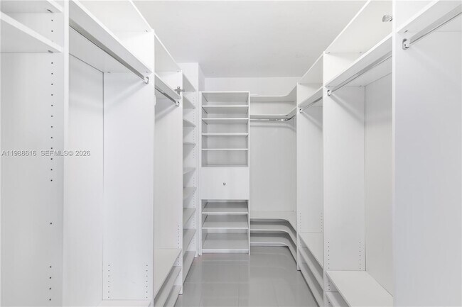 Building Photo - 1800 Collins Ave