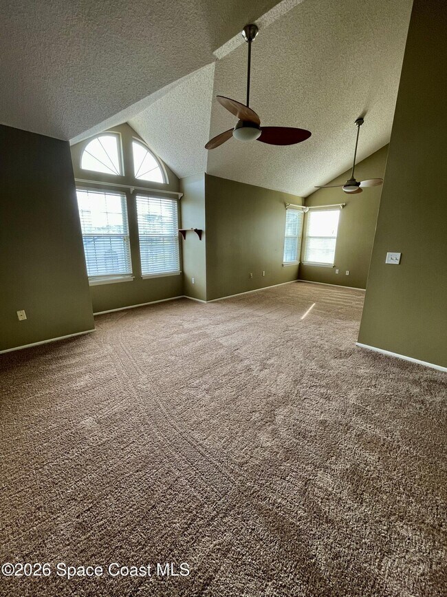 Building Photo - 4775 Lake Waterford Way