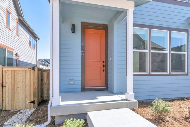 Building Photo - 6240 N Florence Wy