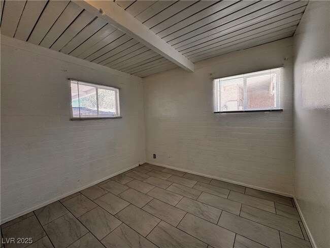 Building Photo - 421 Harvard St