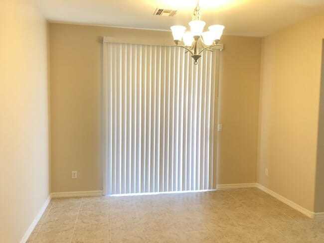Building Photo - Beautiful 4 Bedroom / 2 Bath, in North Pho...