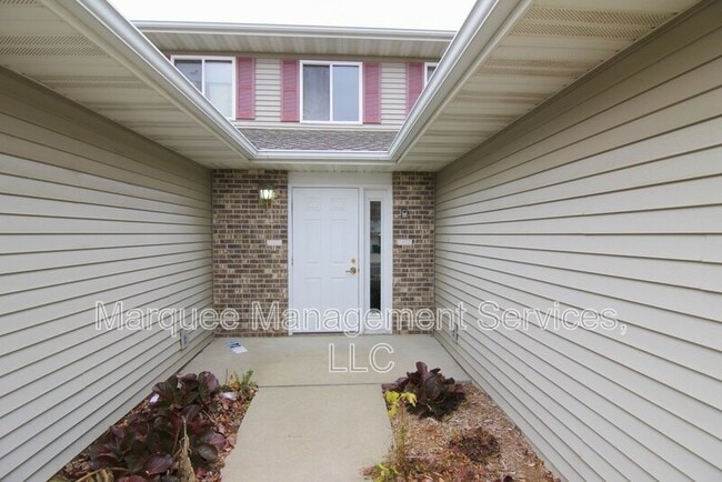 Building Photo - 113 W Windsor Ave