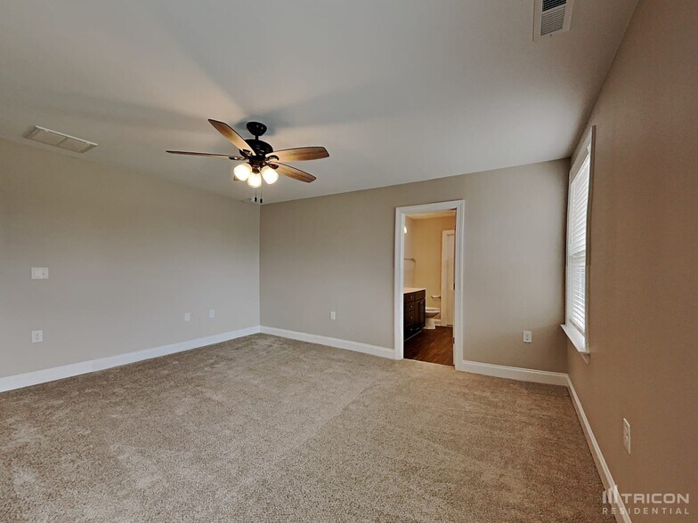 Building Photo - 98 W Falcon Ct