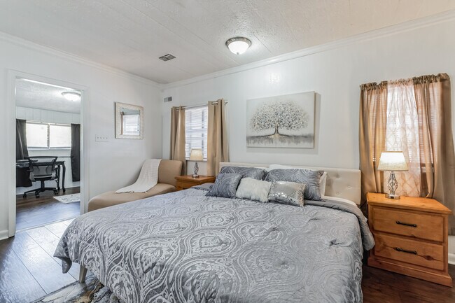 Master Bedroom - 3333 Frances Ave