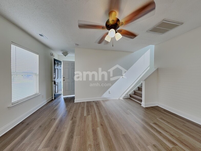 Building Photo - 6017 Namozine Ct