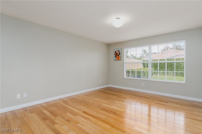 Building Photo - 4949 Kingston Way