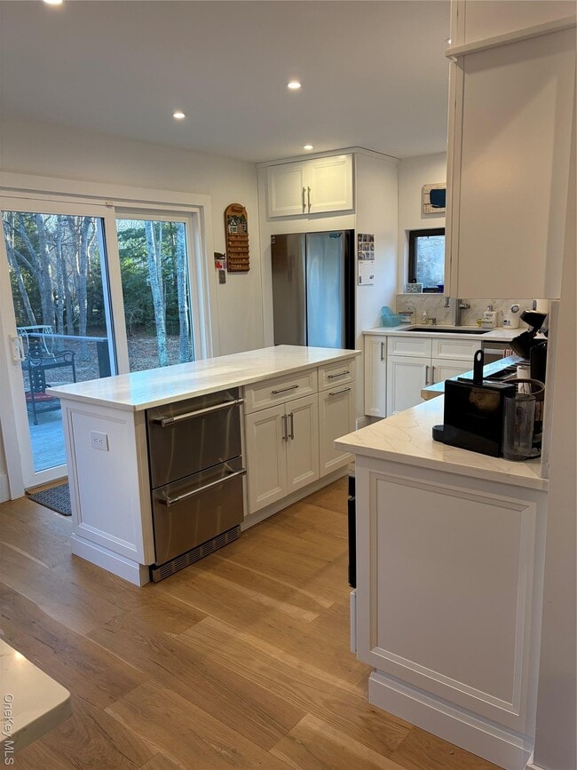 Building Photo - 40 Bonac Woods Ln