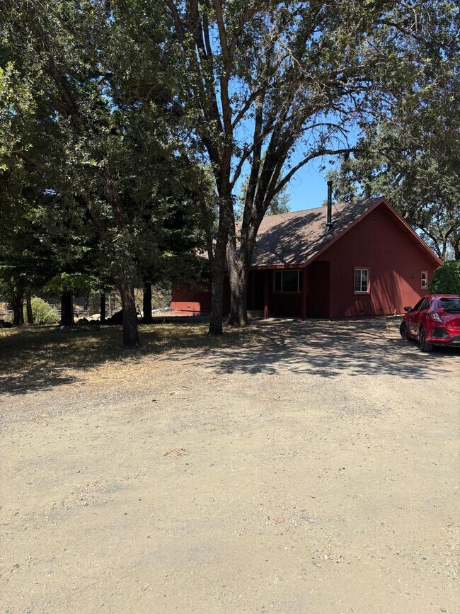 Building Photo - 16360 Placer Hills Rd