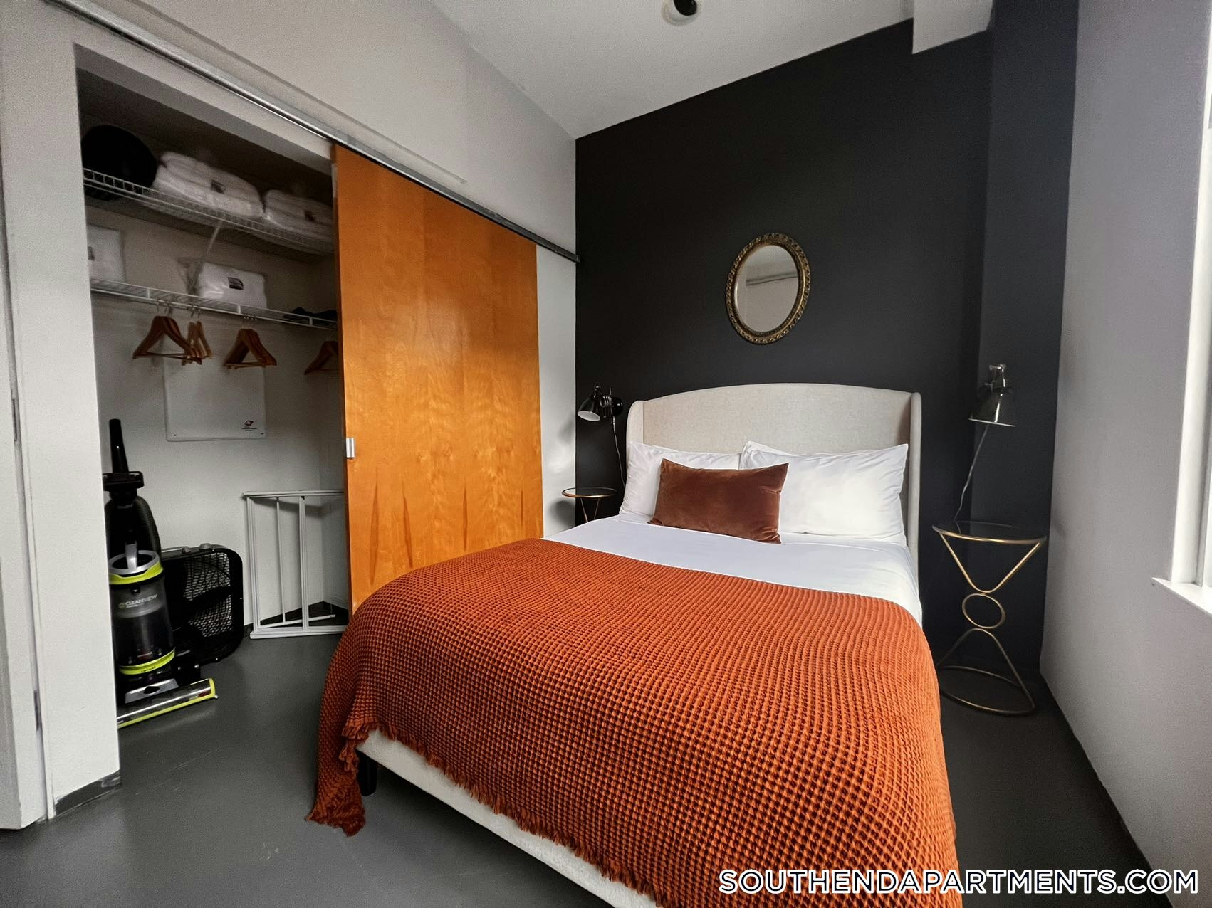 Building Photo - 160 E Berkeley St