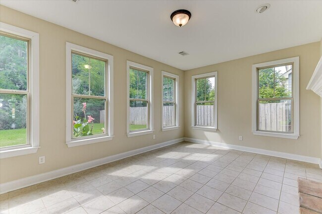 Building Photo - 4215 Windslow Dr