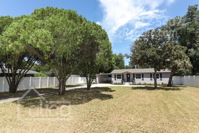 Building Photo - 135 W Chesley Ave