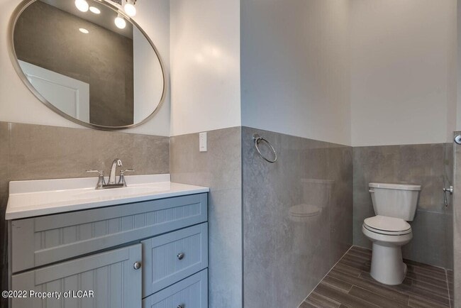 Building Photo - 19 N River St