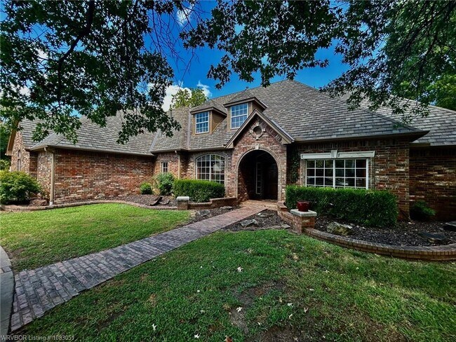 Primary Photo - 1808 Oak Forest Dr