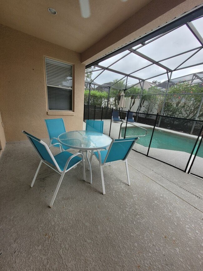 Building Photo - Amazing Renovated 4 bed 3 bath in Davenport