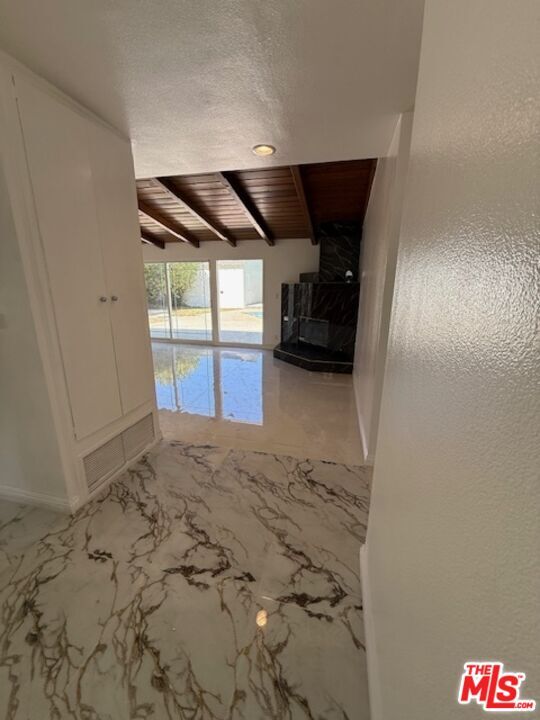 Building Photo - 5604 Valley Circle Blvd