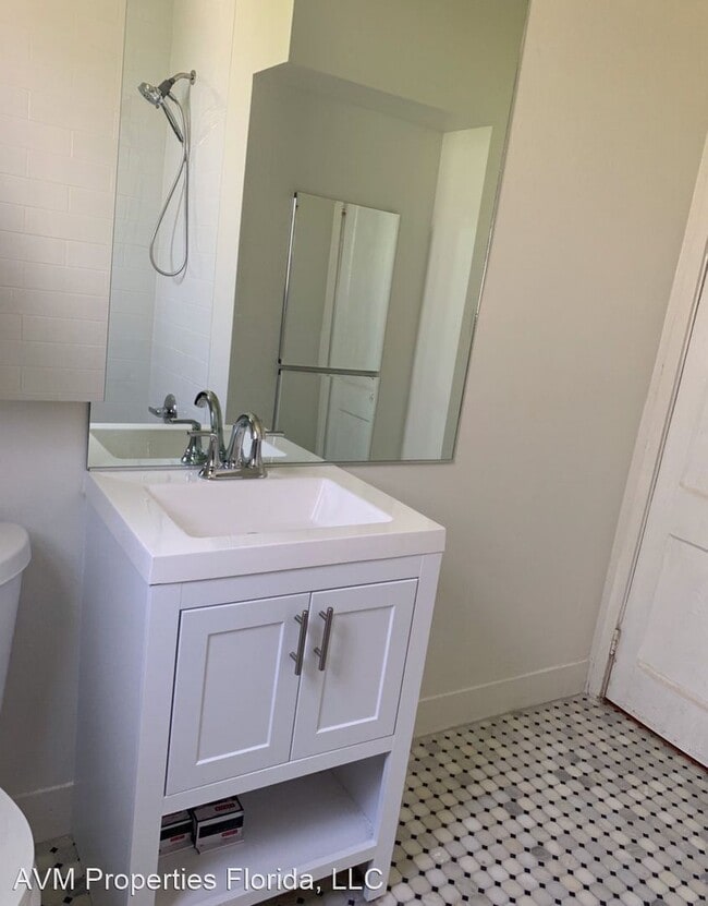 Building Photo - 3214-3218 W Santiago St