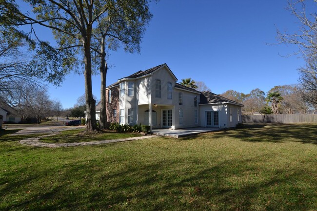 Building Photo - Zachary School District!  Newly remodeled ...