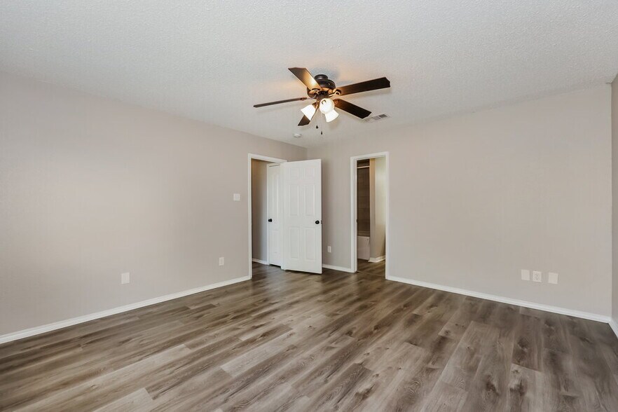 Building Photo - 5904 Heatherglen Terrace