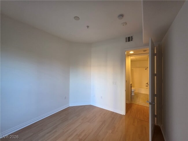 Building Photo - 62 E Serene Ave