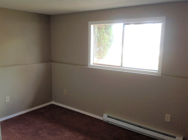 Building Photo - 1306-1308 N. Stout Rd.