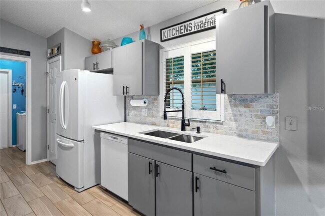 Building Photo - 541 Heather Glen Dr