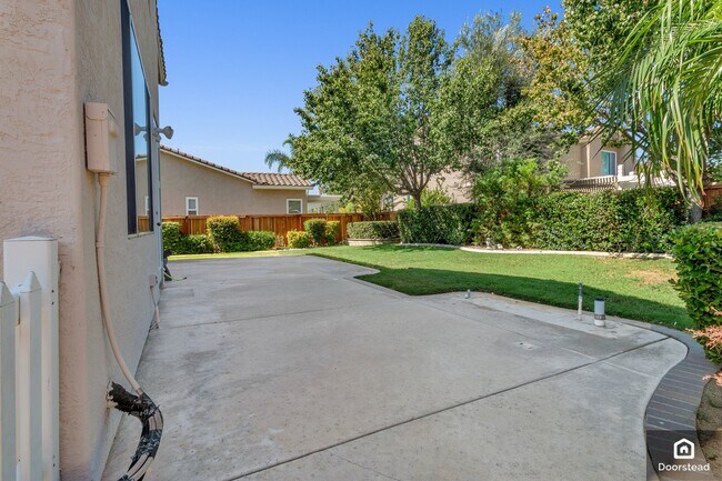 Building Photo - 30958 Mashie Way