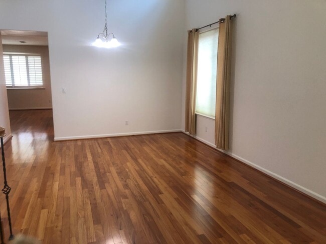 Building Photo - 2306 Campbell Cir