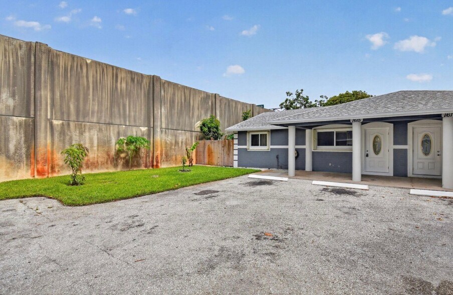 Building Photo - 1615 Shirley Ct