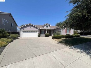Building Photo - 613 Kenwood Dr
