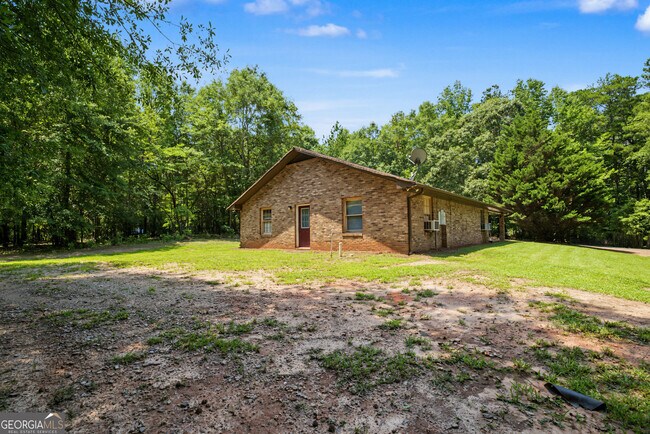 Building Photo - 241 Busbin Rd