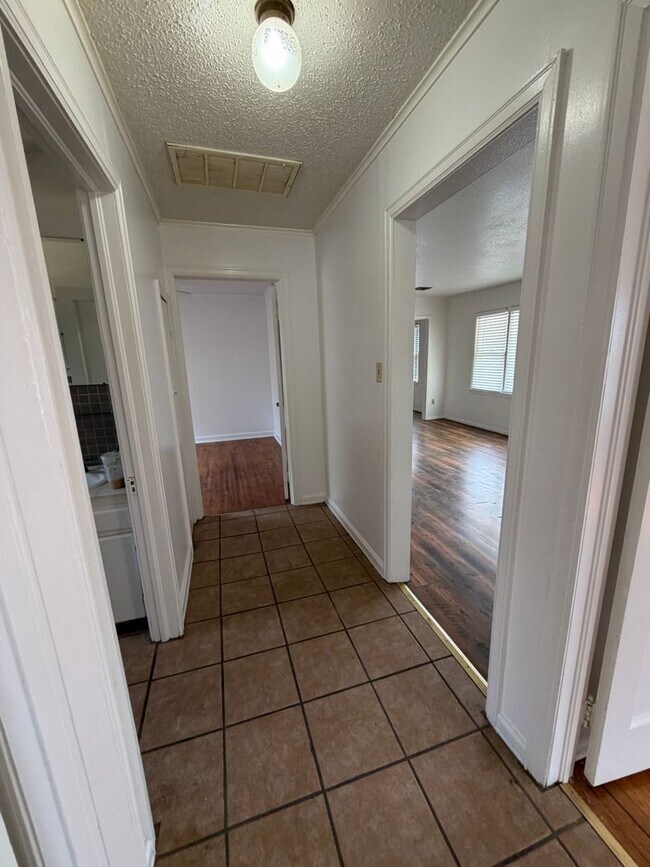 Building Photo - 519 N Highland Ave