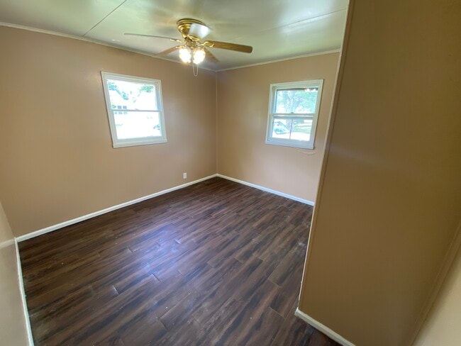 Building Photo - 225 Grace St