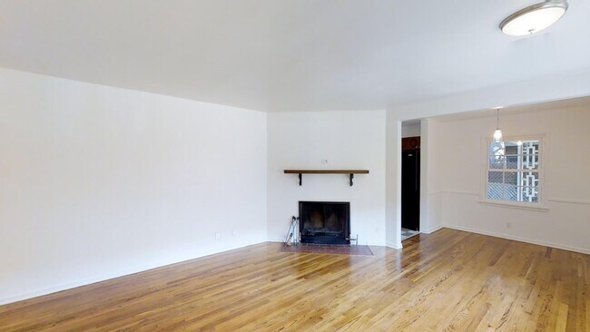 Building Photo - 3758 Tuller Ave