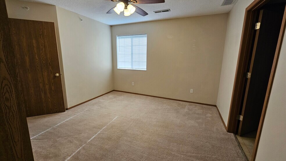 Building Photo - 605 Kimberlite St