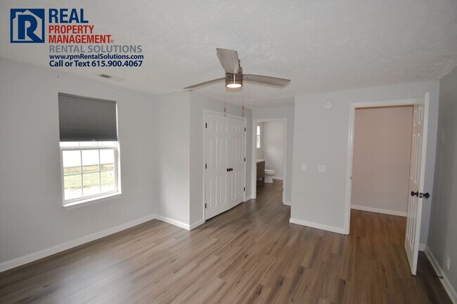 Building Photo - Adorable fenced in 3 bd 2 ba home in Murfr...