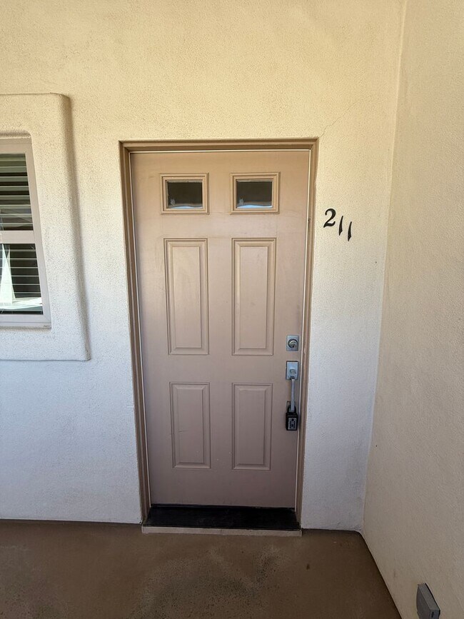 Building Photo - B11110E