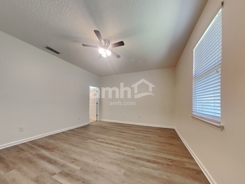 Building Photo - 11799 Parker Lakes Drive