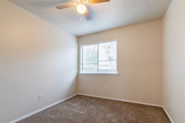 Building Photo - 2239 Turf Club Dr