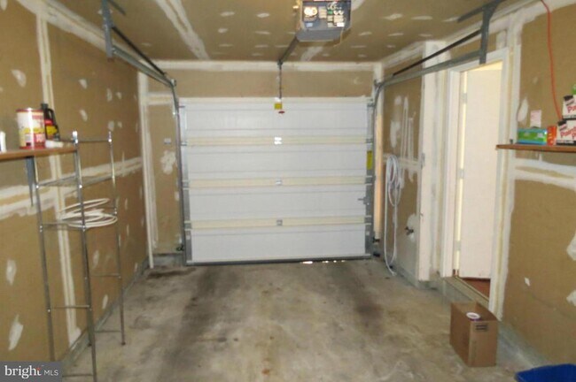 Building Photo - 2208 Wimbledon Cir