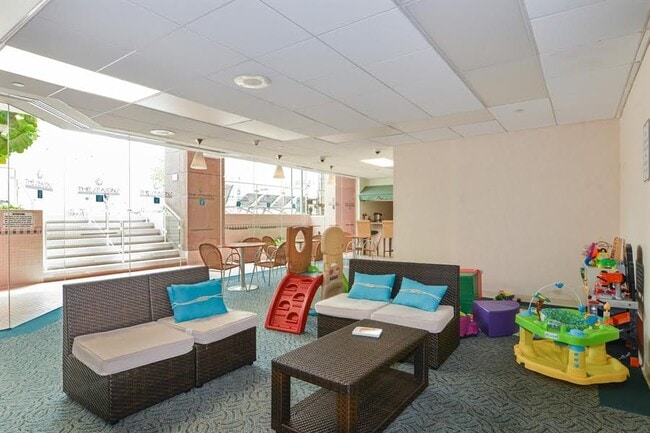 Building Photo - 4 Martine Ave