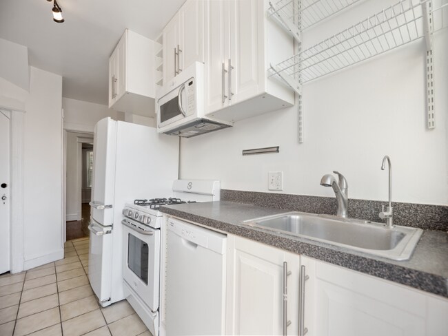 Building Photo - 4014 3rd St NW