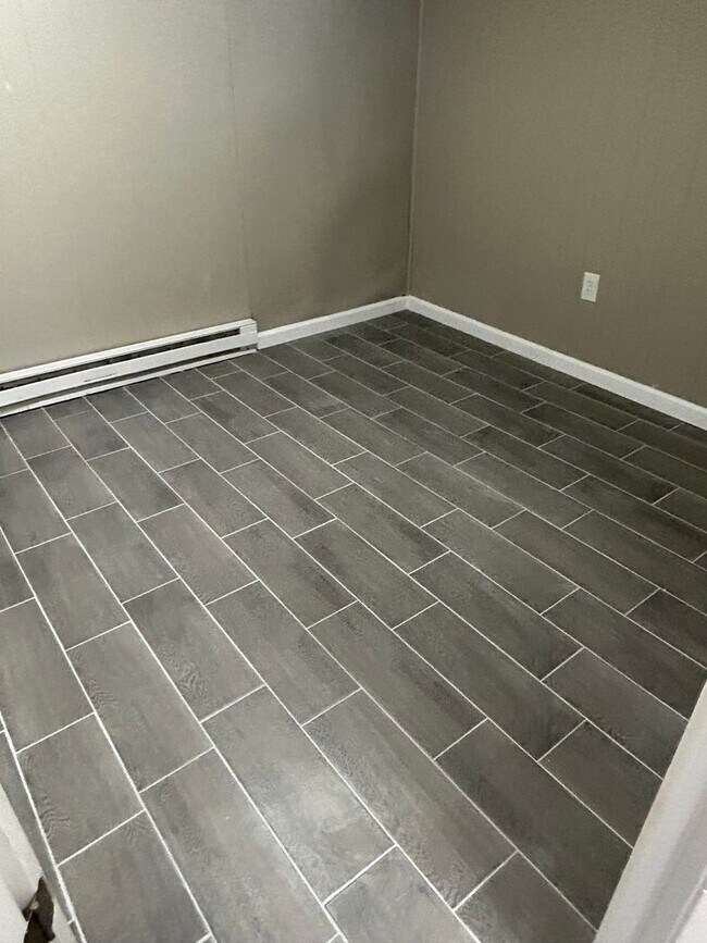 Building Photo - Laura Drive Tri-Plex