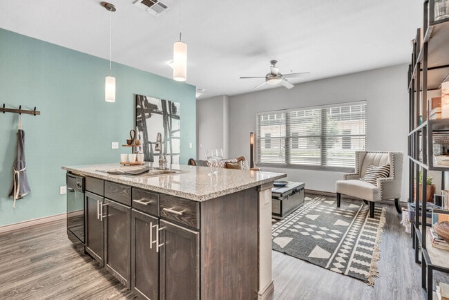 Building Photo - Bottle House on Main