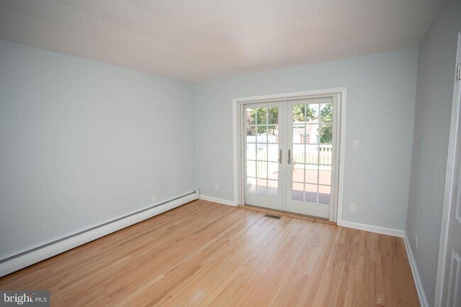 Building Photo - 196 Munger Ave