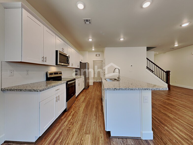 Building Photo - 72 Cabaletta Ln