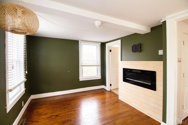 Building Photo - 7249 State Rd