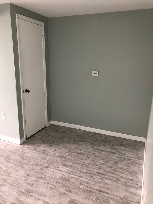 Building Photo - 208 Green St