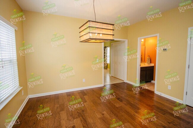 Building Photo - Prelease for June 15th, 2026- 3 Bedroom, 2...