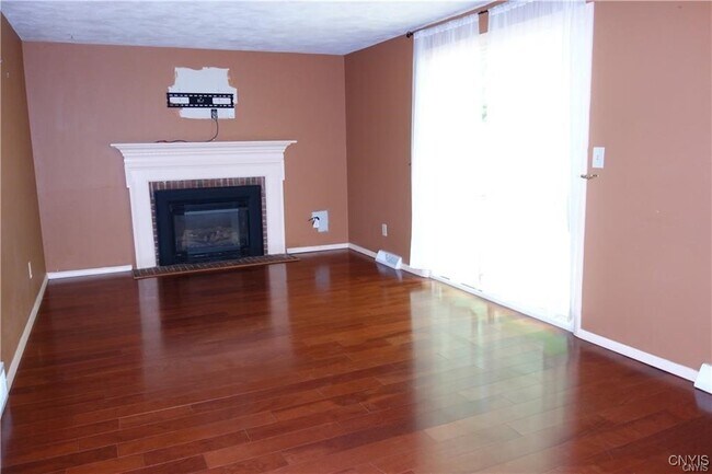 Building Photo - 4600 Brookhill Dr S