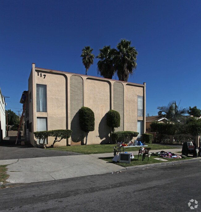 Building Photo - 117 S Avenue 54